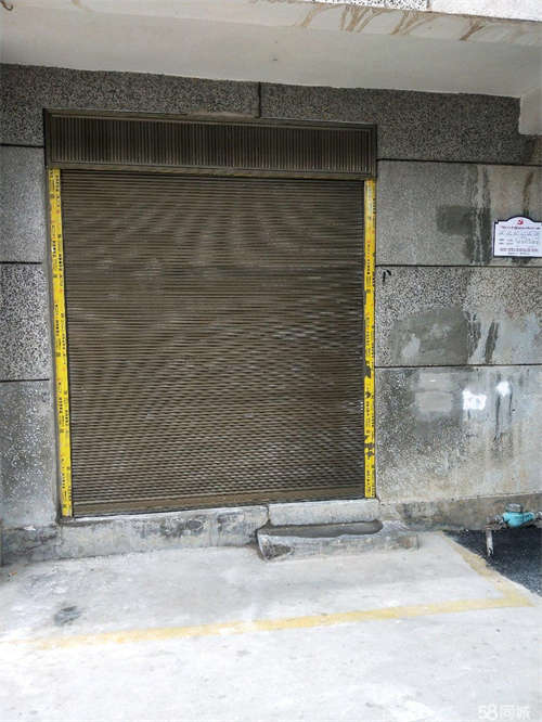 出租书香苑小区旁边，交通方便。