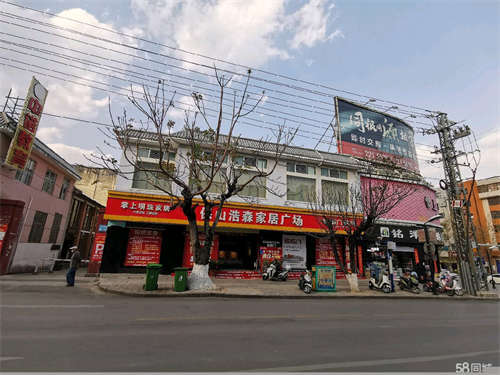 出租临街商铺，可分租，位置好，人流大，没有物管费，没有公摊面积