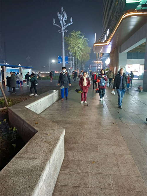 铁建广场，（零臻铺子）旺铺转让