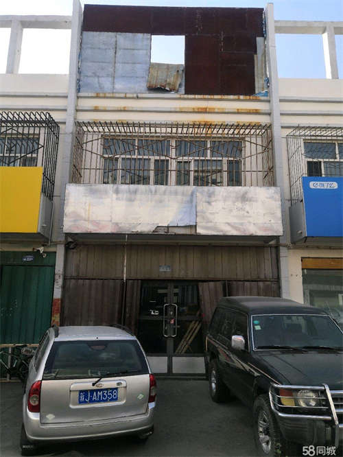 出租本商铺位于克区阿山路东驰机电市场内，上下2层共125平米。