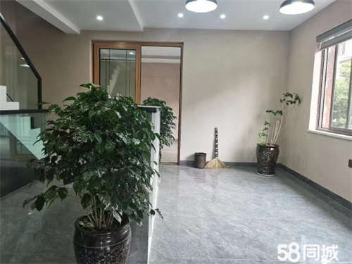 出租古镇公交车站一楼门面带二楼