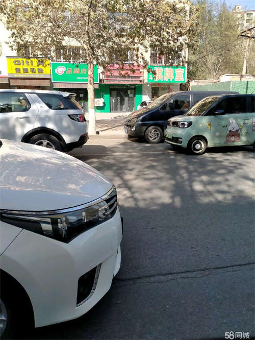出租临街铺面空置中，上下水齐全