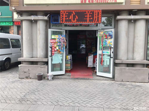 出租急转餐饮街月租2400元80平米店面转让