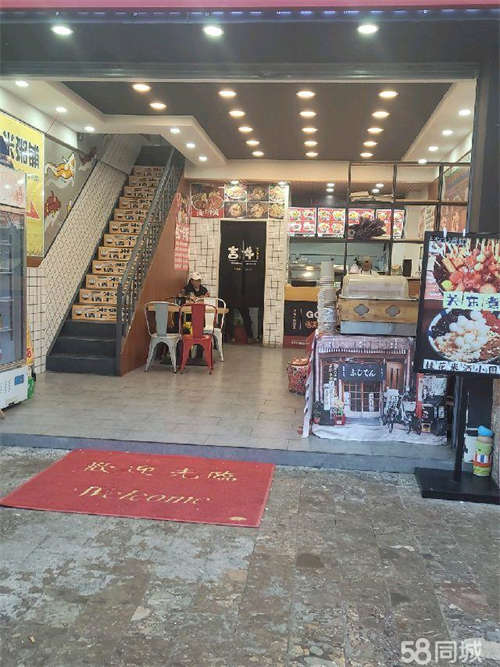 出租旅游学院商铺分租，可堂食可外卖。