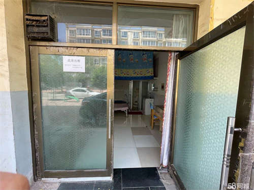 出租位于白银区云锦苑院内，距离云锦苑西门出口近，交通便利。