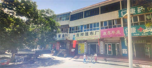 出租自有商铺  周围小区众多  还有大型医院