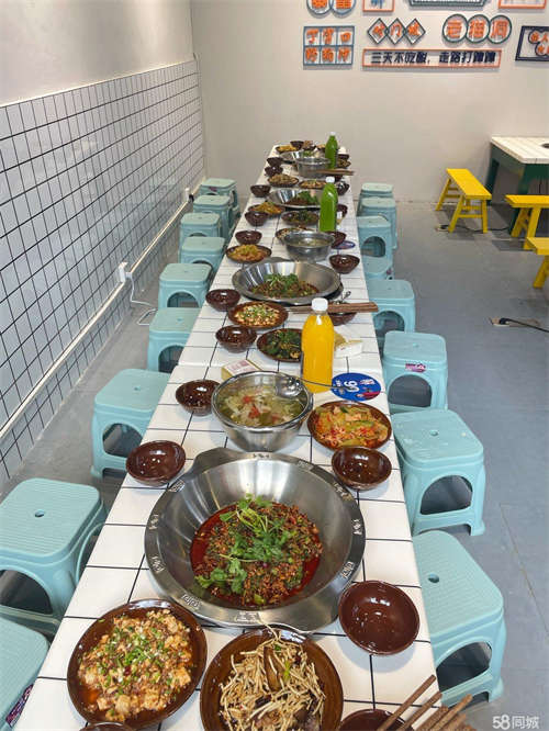 出租大十字临街有外摆区适合饭店宵夜