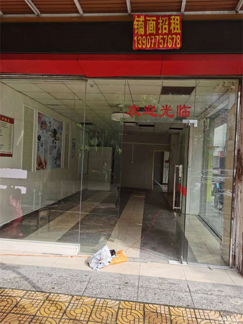 出租教育西路二五米街铺面招租