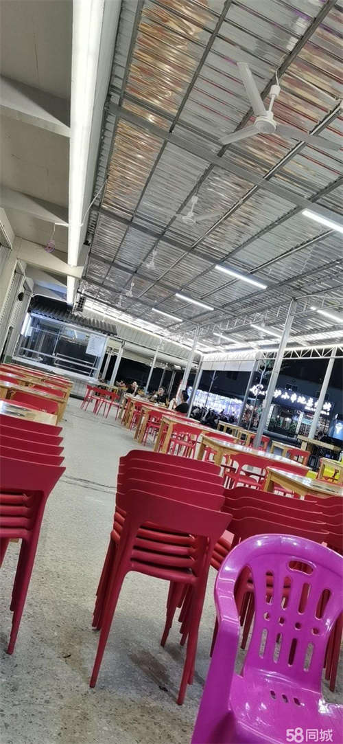 出租比邻福满楼 旺铺 有自然客流租金便宜，拎包即可营业