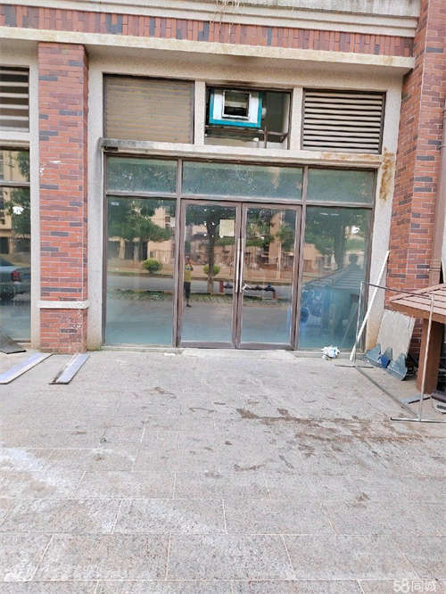 出租碧桂园二期东门独立一排专做的商铺，办公、营商均适合。