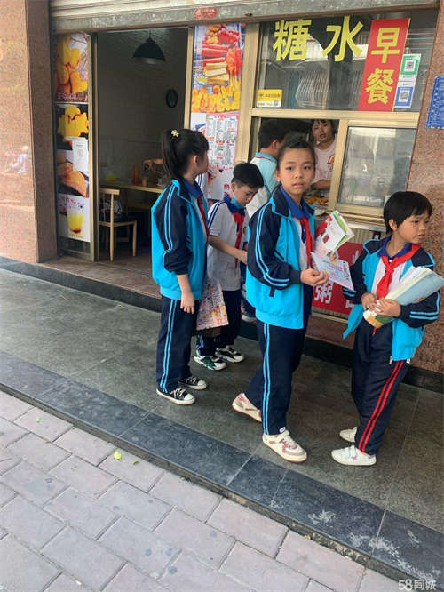 出租1楼，位置好，旁边快递，烟店，学校，小区