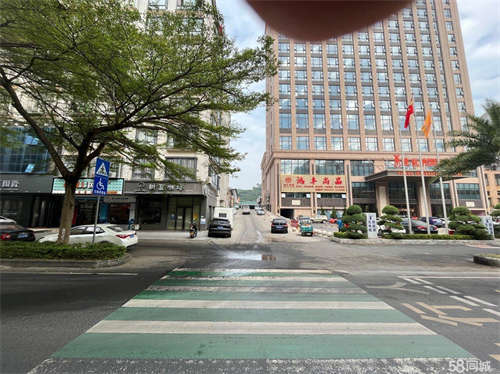 出租高州维也纳国际酒店隔壁、怡景新城对面旺铺出租