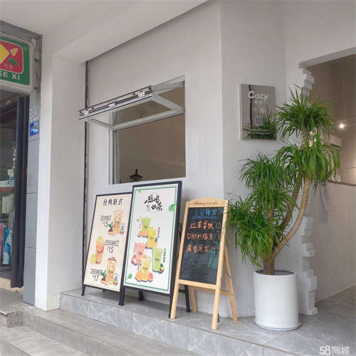 出租临街商铺，附近有银行商场酒店
