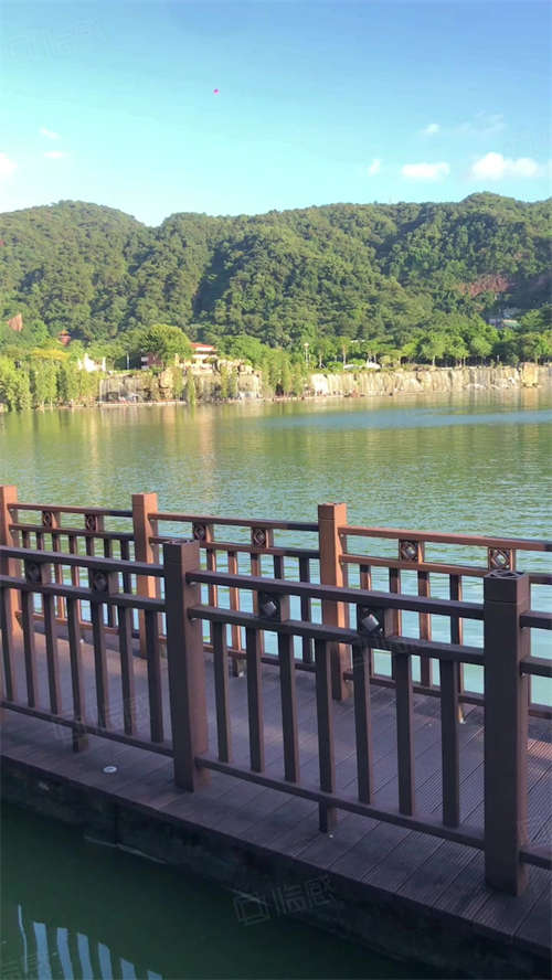 出租临湖带装修 带外摆餐饮旺铺出租适合  清吧西餐 酒庄 茶庄等