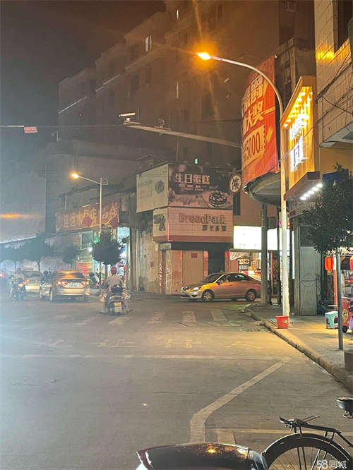 出租空铺直租，无转让费。
