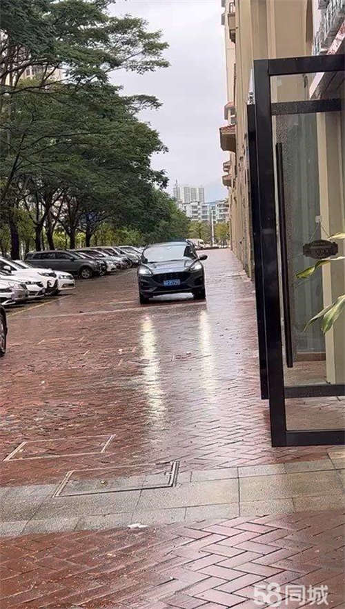 出租街边旺铺 可做餐饮 停车位多 可明火