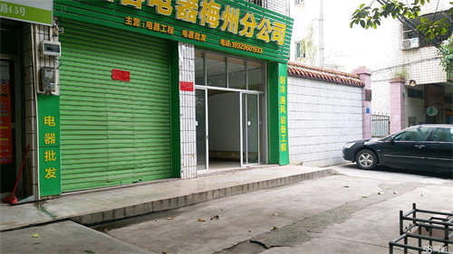 出租复试店铺豪华装修免转让费