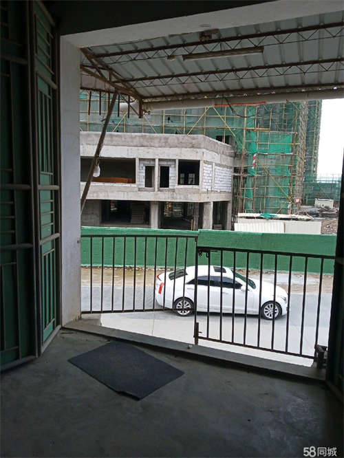 出租位于上埭生活市场旁与联泰香域滨江二期对面