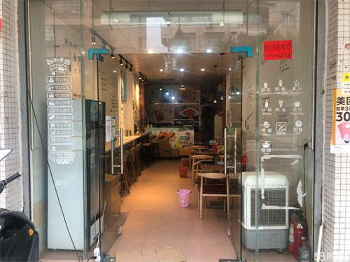 出租都城纪中旁边奶茶小食店转让门面路口路