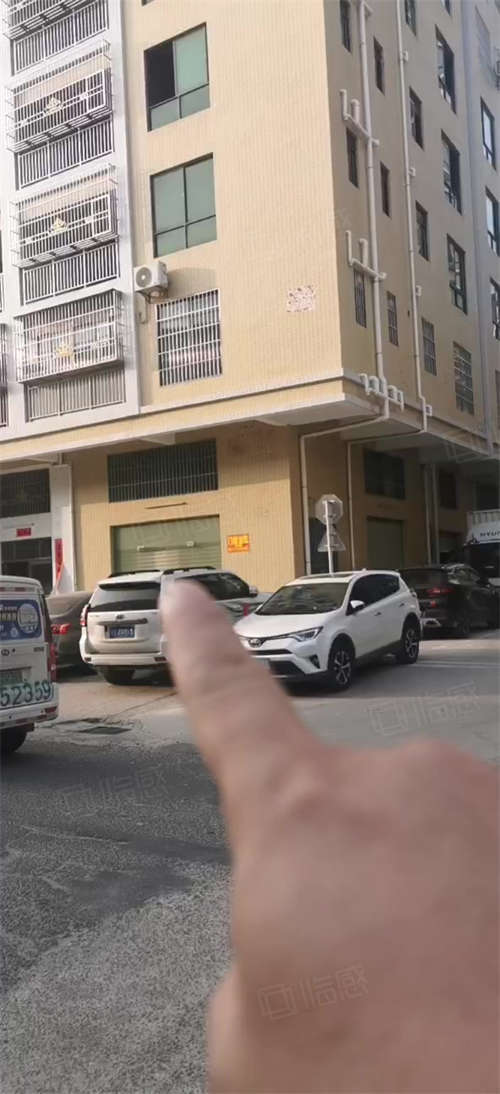 出租铺位招租 一手房东没其他费用 周围密集住宅对面工厂 0竞争
