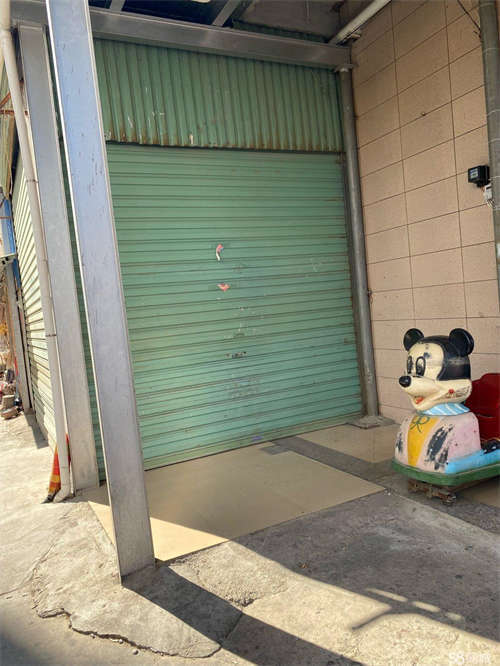 出租西塘主街十字路口美发店门口摊位出租，可以用于美甲或者早餐夜市