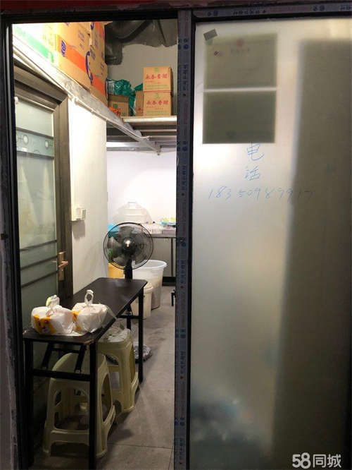 出租软二便宜外面店1200/月，设备齐全，可双证