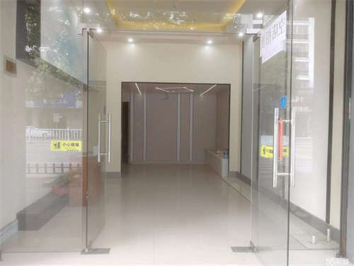 出租长汀环西路62号（交通局前排）临街店铺空店招租