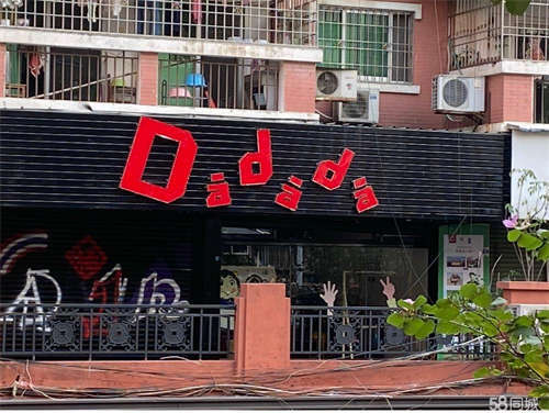 出租文昌门边上新装修不久，转让费不多