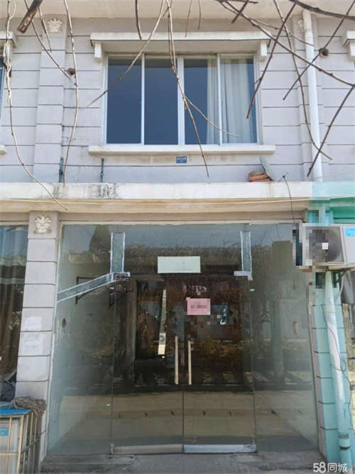 出租丰城市新城区步行街小吃街，交通便利！