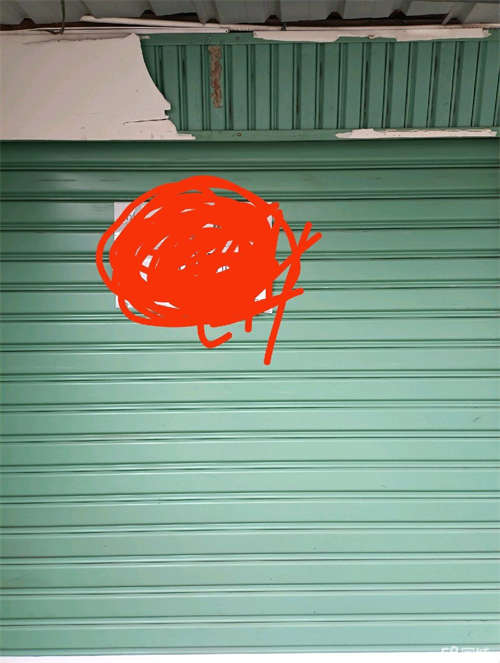 出租店铺在小学学校正大门口，，适合卖学生用品