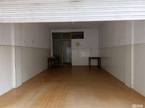 出租是小区里面，六水桥派出所里面，宏伟住宅