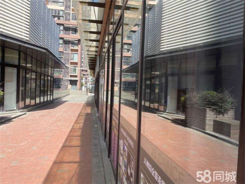 出租嘉定新城临街门店，地理位置优  越可分割