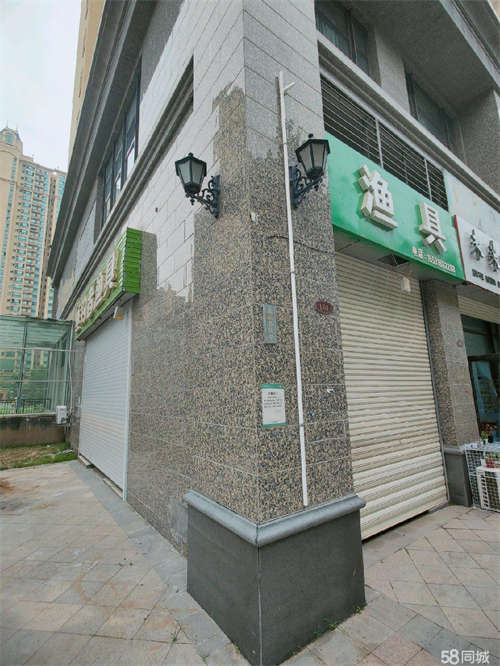 出租恒大城临街商铺，紧邻恒大影城，双侧开门，场地宽敞