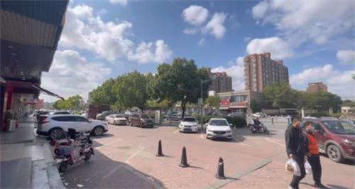 出租惠南镇主干道临街店铺低价出租