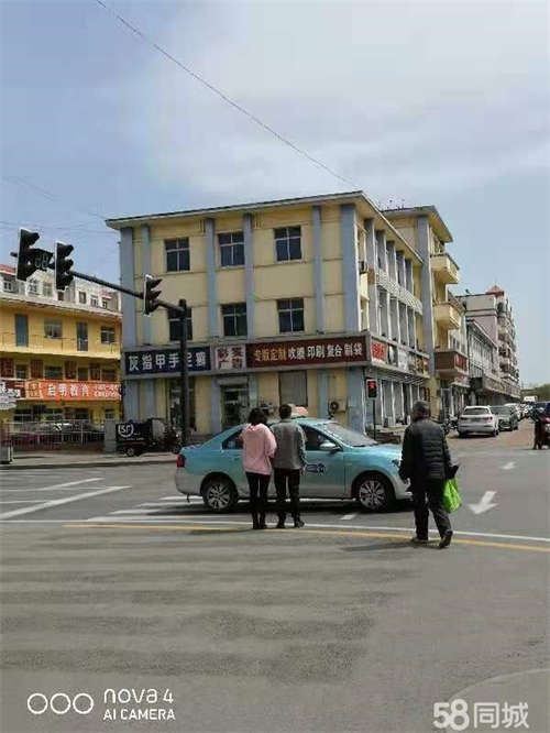 出租临街商铺位置好 转让 出兑 十字路口东北角 位置明显