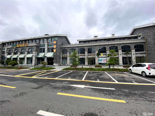出租东沿河美食水岸一排沿街店面