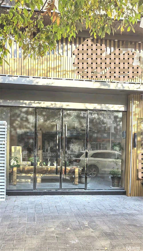 出租免转让费，精装修，地理位置，大门面4米5
