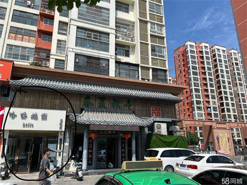 出租小区正门口门面出租（大润发附近免转让费送装修）