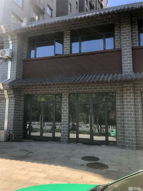 出租无转让费，小区入口，适合多种经营