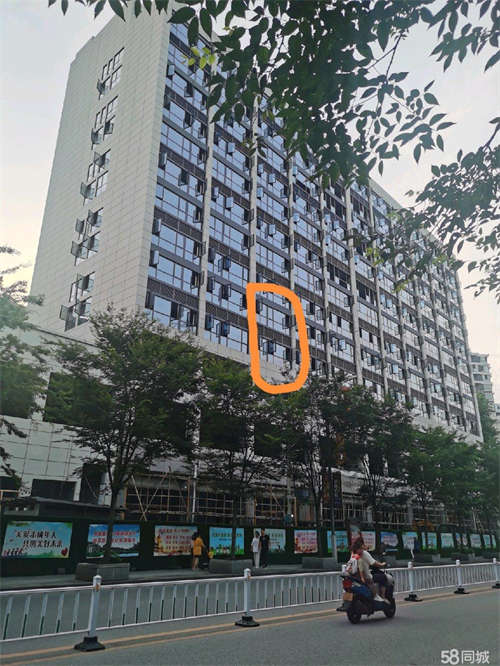出租土桥垅世化车行对面，复试两层临街工作室