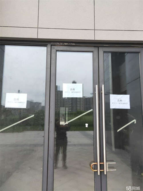 出租经开区中心，南面临街，紧邻学校商业综合体，发展大