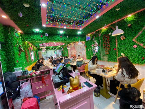 出租临街旺铺，学生街，人流量大