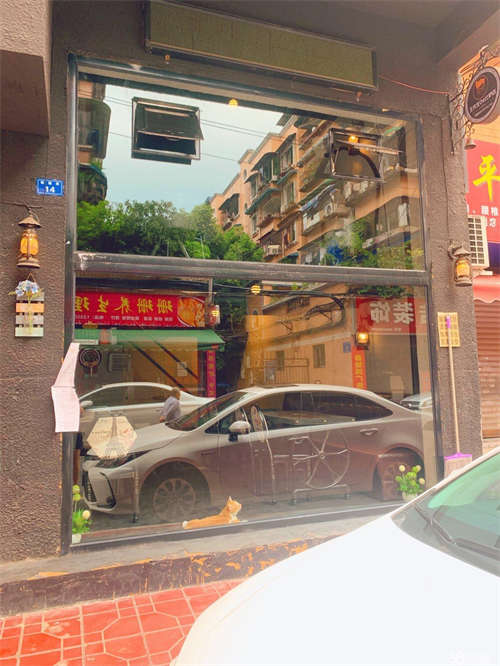 出租无转让费转租 适合外卖店去理发店