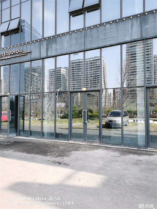 出租黄冈之星，临街一楼，门面房直租，可以隔二层，门口可以免费停车