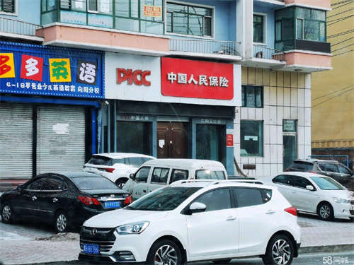 出租振兴广场 临街商铺   正在经营中，公司优先
