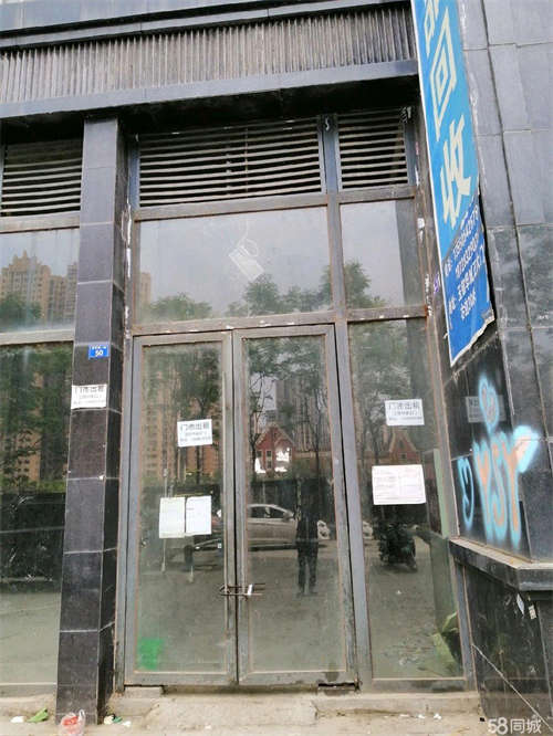 出租全明方正，交通方便，清水墙面可直接装修！