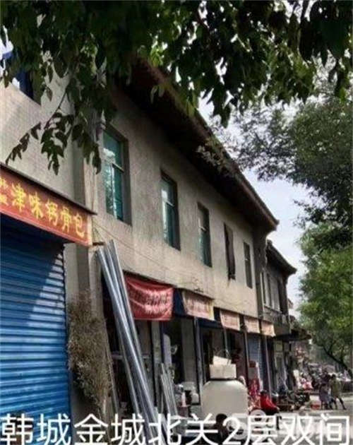 出租韩城老城北关医院对面十字路东101公交站旁2层双间商铺出租