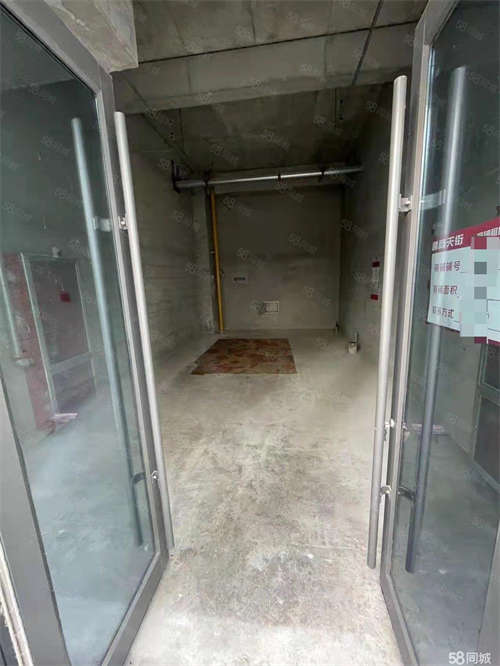 出租无中介费 50平鲁商中心b03号楼 沿街一楼旺铺急租毛坯