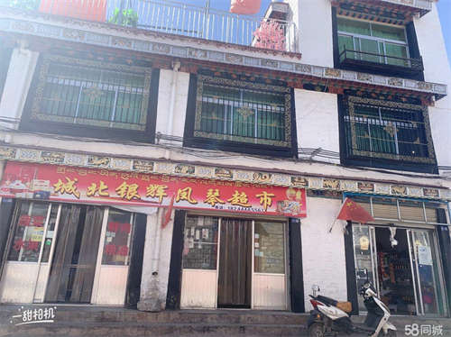 转让小区门口，周围全是出租房