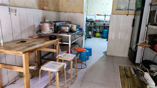 转让店铺转让便宜！整转包含铺子加住房，设备齐全，可直接操作